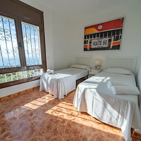 Homeholidaysrentals Malvina Villa Pineda de Mar