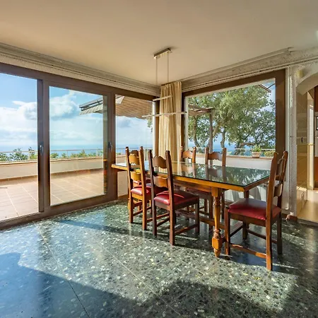 Villa Homeholidaysrentals Malvina Pineda de Mar