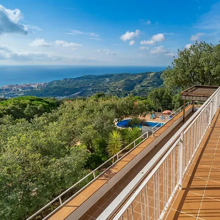 Homeholidaysrentals Malvina