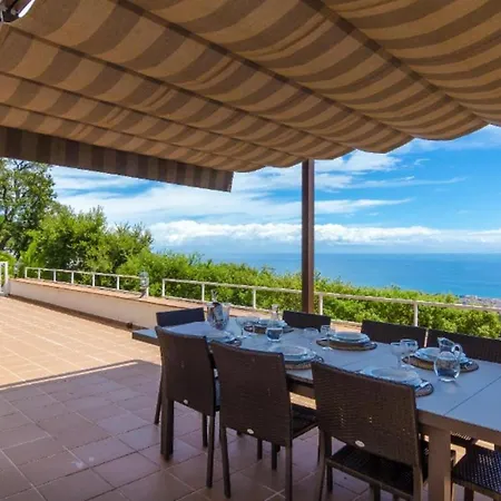 Homeholidaysrentals Malvina Villa *